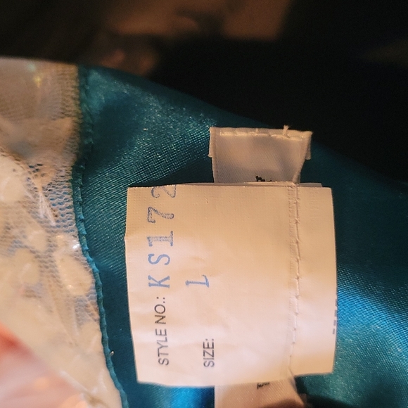 Night dress size large - Picture 7 of 7